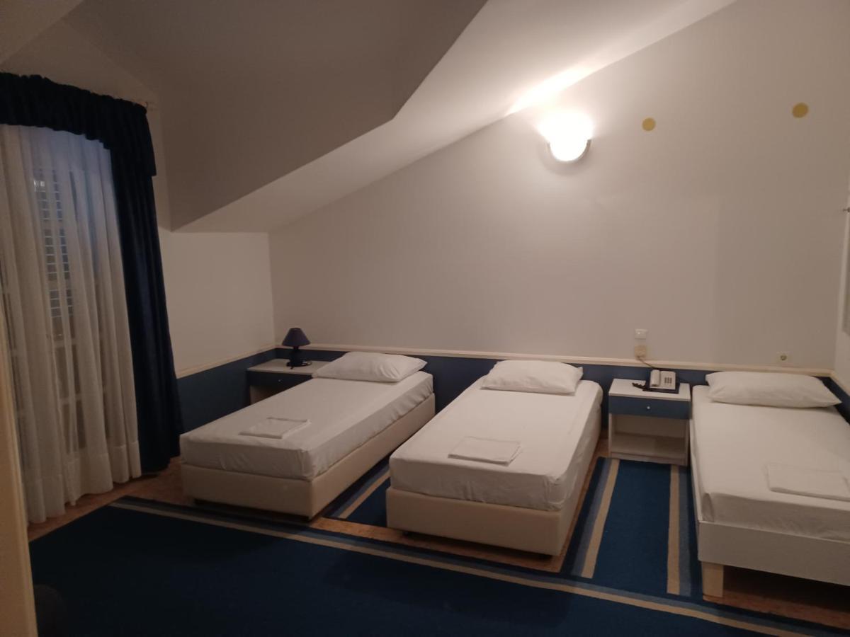 Hotel Ivan Dujmovic Dvori Bol Zewnętrze zdjęcie